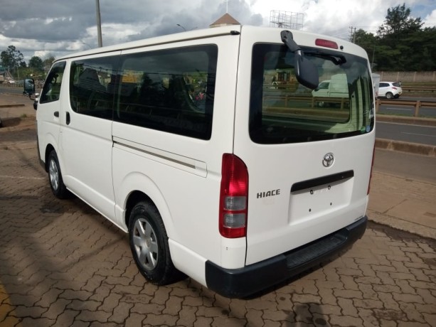 toyota-hiace-big-3