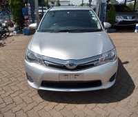 toyota-fielder-small-4