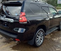 toyota-landcruiser-prado-small-3