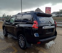 toyota-landcruiser-prado-small-1