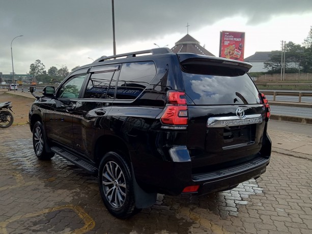 toyota-landcruiser-prado-big-1