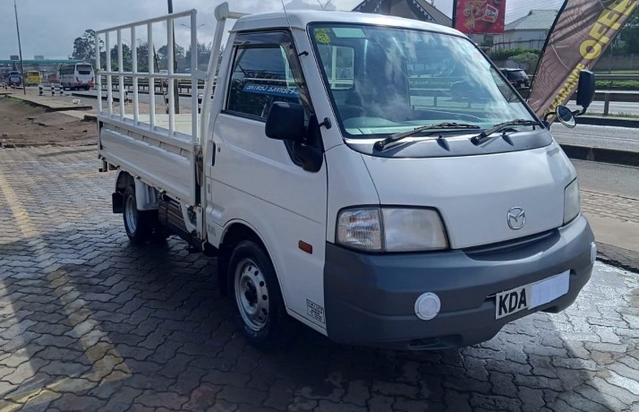 mazda-bongo-big-5