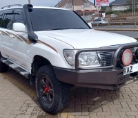 toyota-land-cruiser-small-5