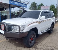 toyota-land-cruiser-small-4