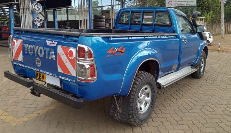 toyota-hilux-surf-big-1