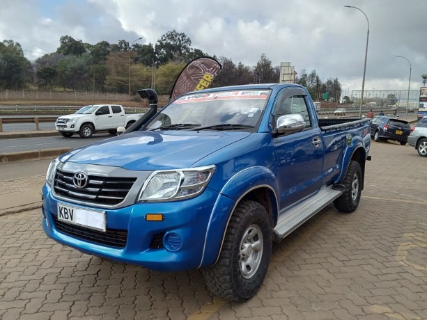 toyota-hilux-surf-big-0