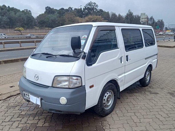 mazda-bongo-big-3