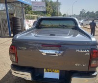 toyota-hilux-small-3