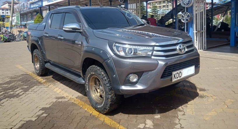 toyota-hilux-big-6