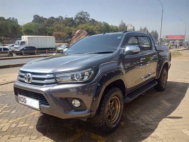 toyota-hilux-big-5