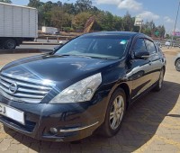 nissan-teana-small-0