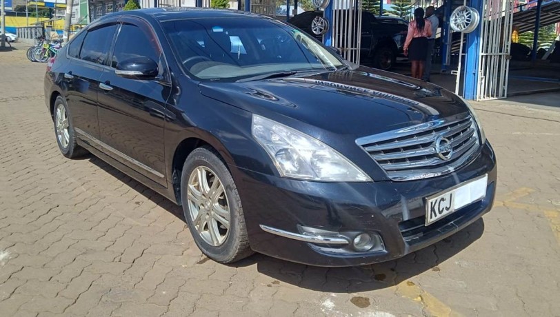 nissan-teana-big-6