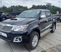 toyota-hilux-small-3