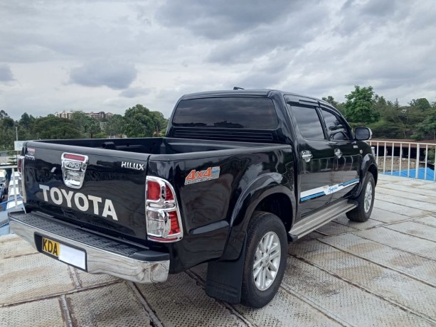 toyota-hilux-big-2