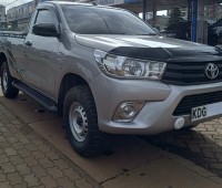 toyota-hilux-small-0