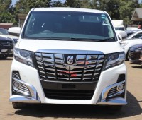 toyota-alphard-small-2