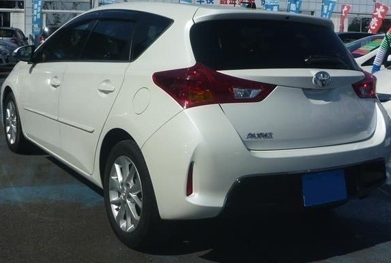 toyota-auris-big-6