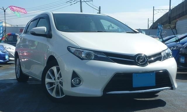 toyota-auris-big-5