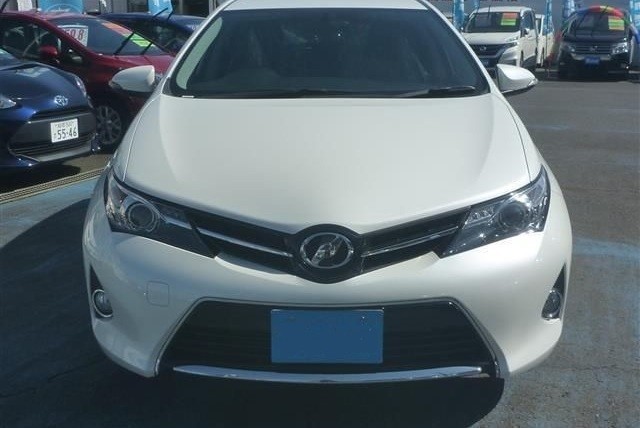 toyota-auris-big-3