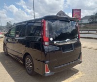 toyota-alphard-small-1