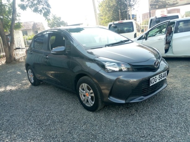 toyota-vitz-big-0