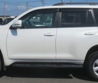 toyota-landcruiser-small-5