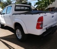 toyota-hilux-small-5