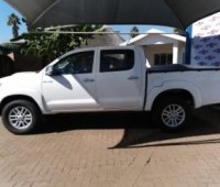 toyota-hilux-small-1