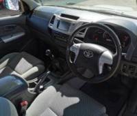 toyota-hilux-small-3