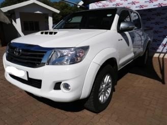 toyota-hilux-big-0