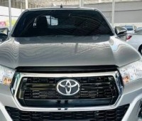 toyota-hilux-small-0