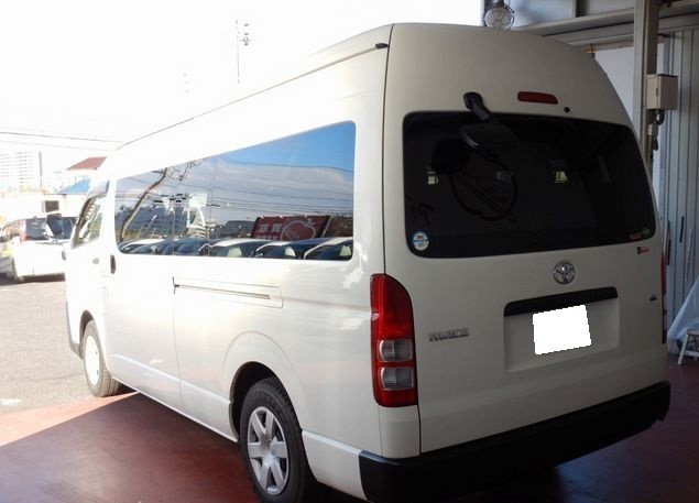 toyota-hiace-big-2