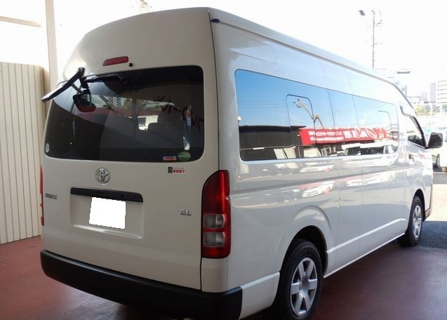 toyota-hiace-big-6