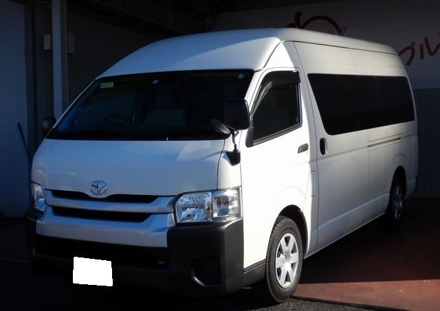 toyota-hiace-big-0