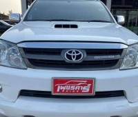 toyota-fortuner-small-3