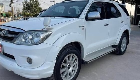 toyota-fortuner-big-0