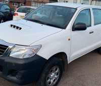 toyota-hilux-double-cab-small-0