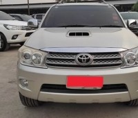 toyota-fortuner-small-5