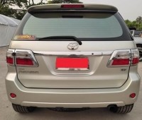 toyota-fortuner-small-3