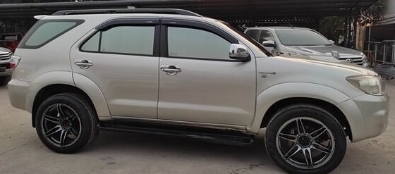 toyota-fortuner-big-1