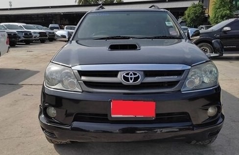 toyota-fortuner-big-0