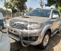 toyota-fortuner-small-1