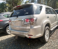 toyota-fortuner-small-3