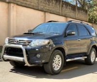 toyota-fortuner-small-3