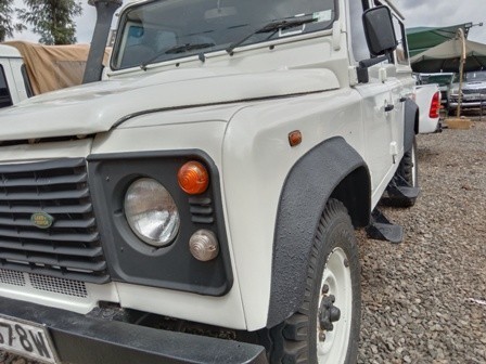 land-rover-defender-big-3