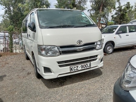 toyota-hiace-big-1