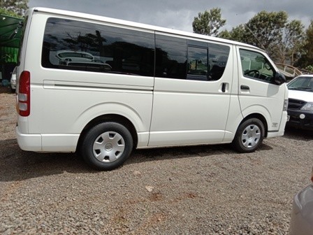 toyota-hiace-big-3