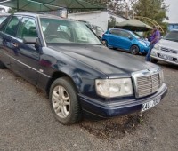 mercedes-benz-c200-small-0