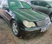 mercedes-benz-c200-kompressor-small-2