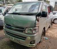 toyota-hiace-small-0